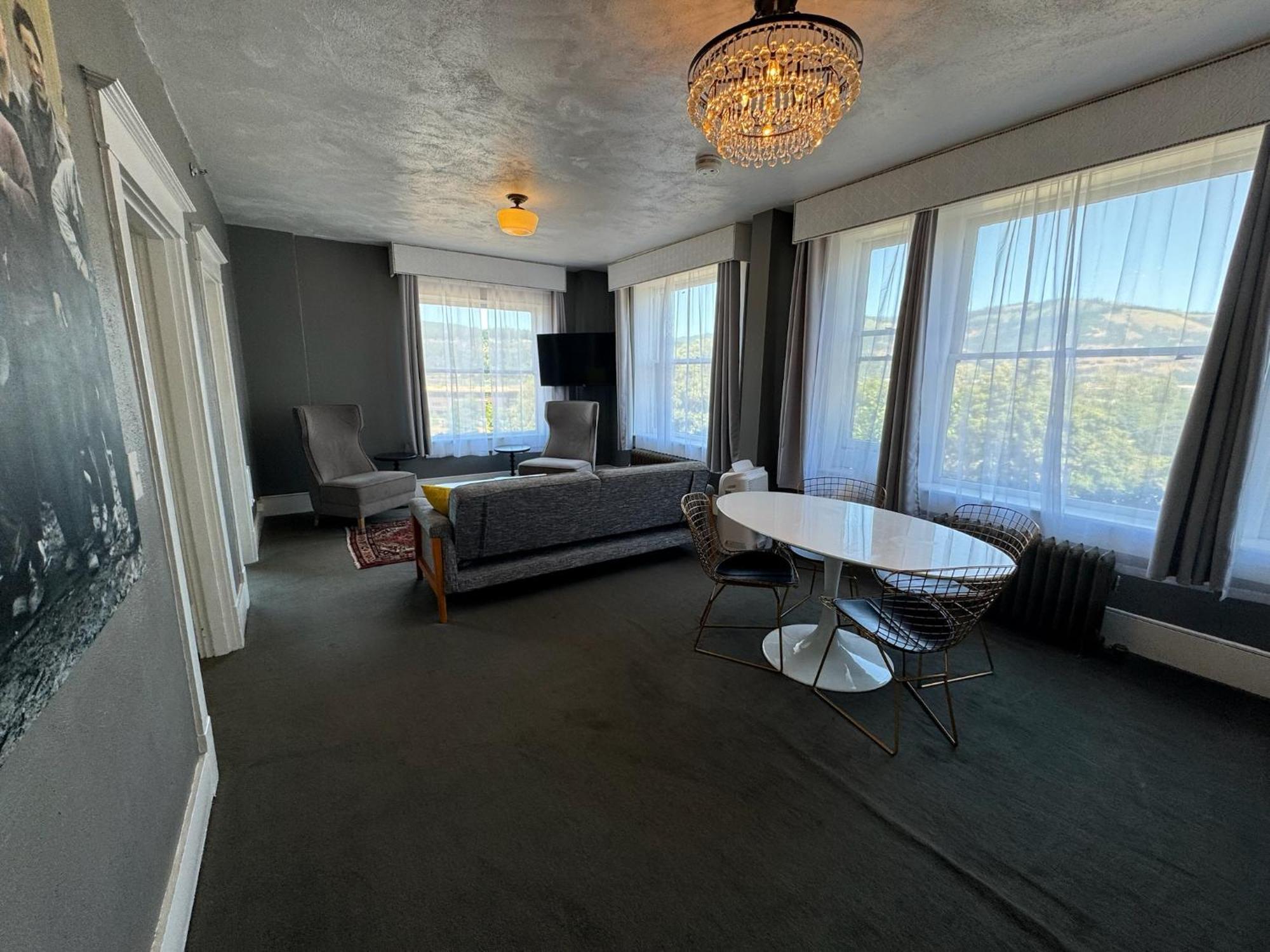 Hood River Hotel Экстерьер фото